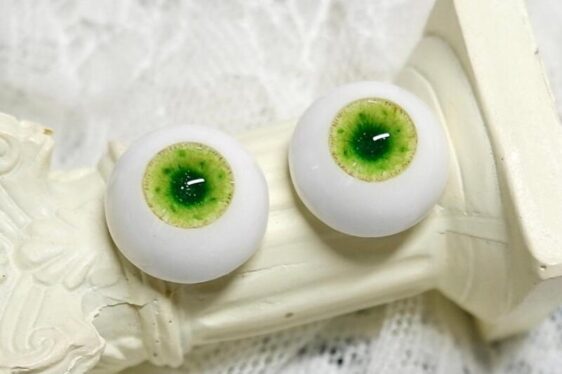 Delicate green BJD doll eyes