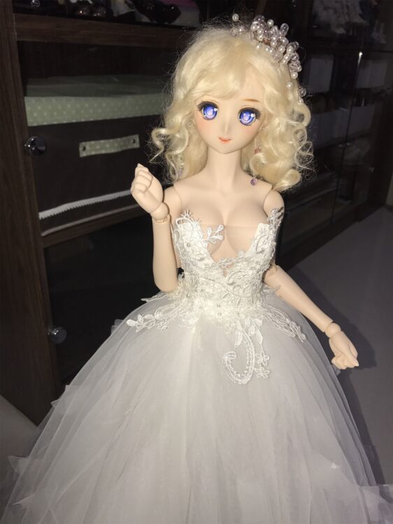 BJD Wedding Dress – Elegant White Bridal Gown for Dolls