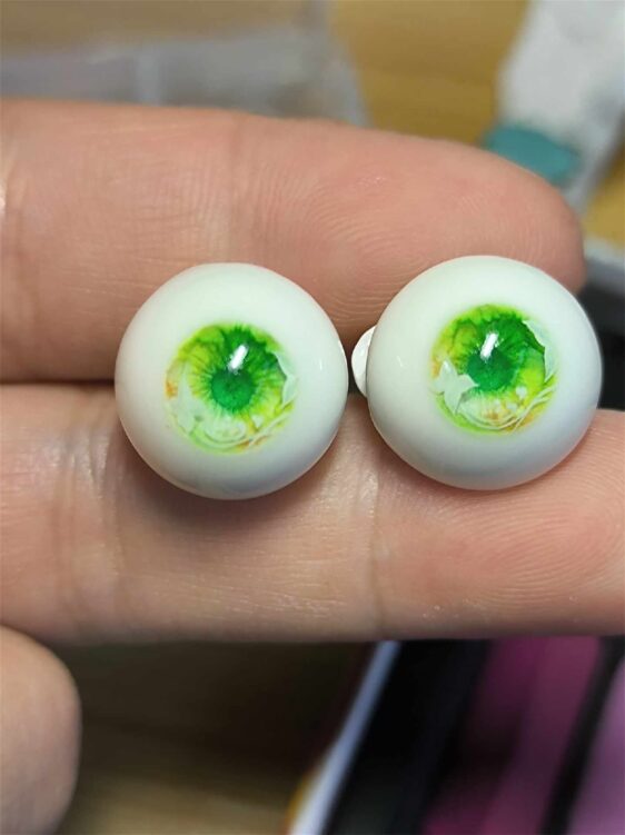 Hand-Painted Green Realistic BJD Doll Resin Eyes – Perfect for Ball Joint Dolls