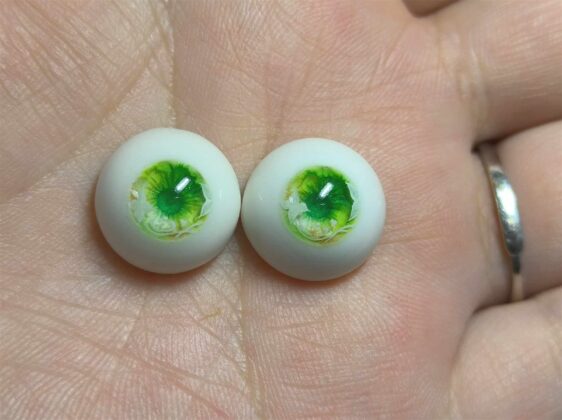 Hand-Painted Green Realistic BJD Doll Resin Eyes – Perfect for Ball Joint Dolls